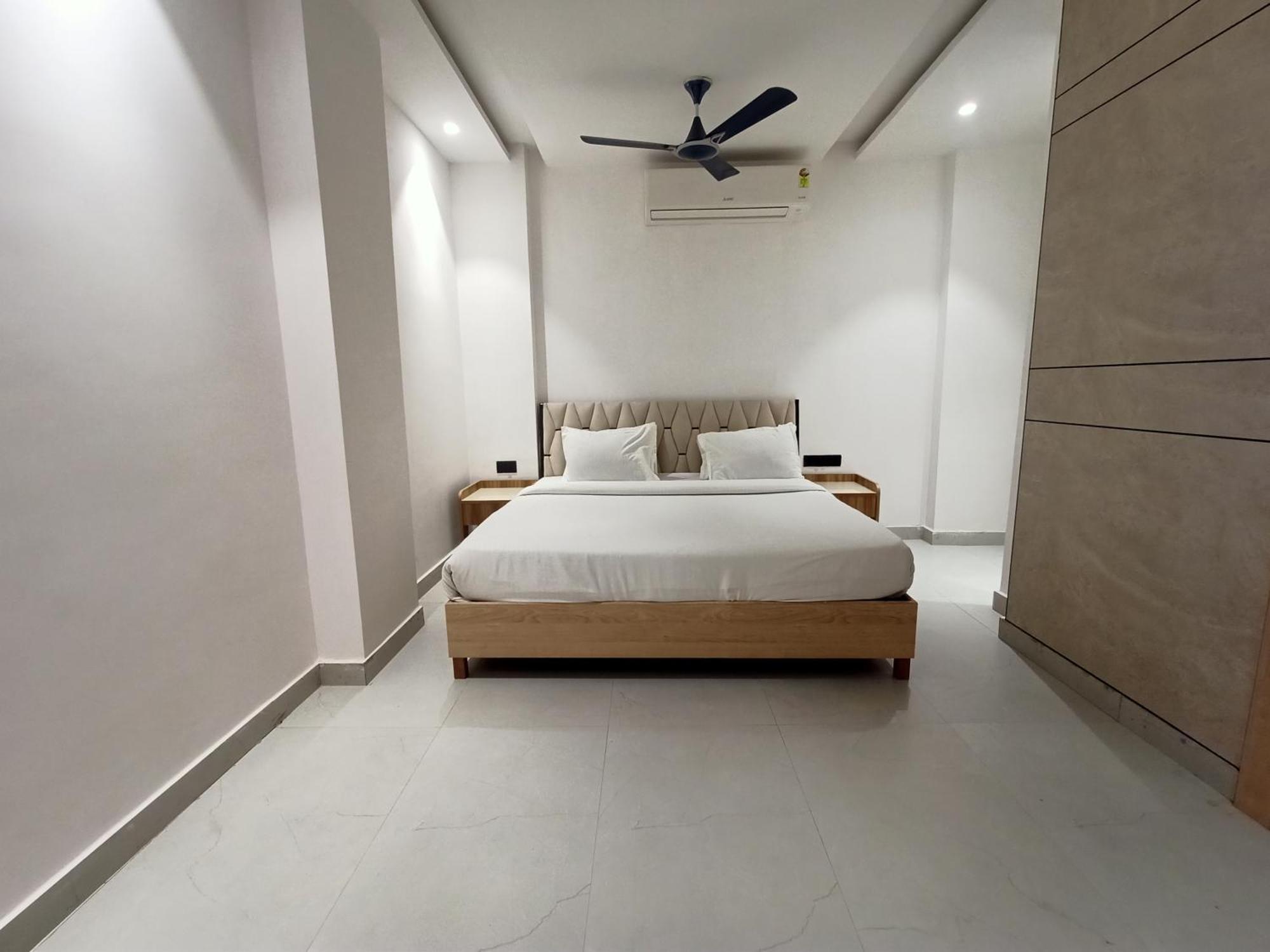 Hotel Global Inn -1 Km From Railway Station - Lift Food And Free Parking Lucknow Buitenkant foto