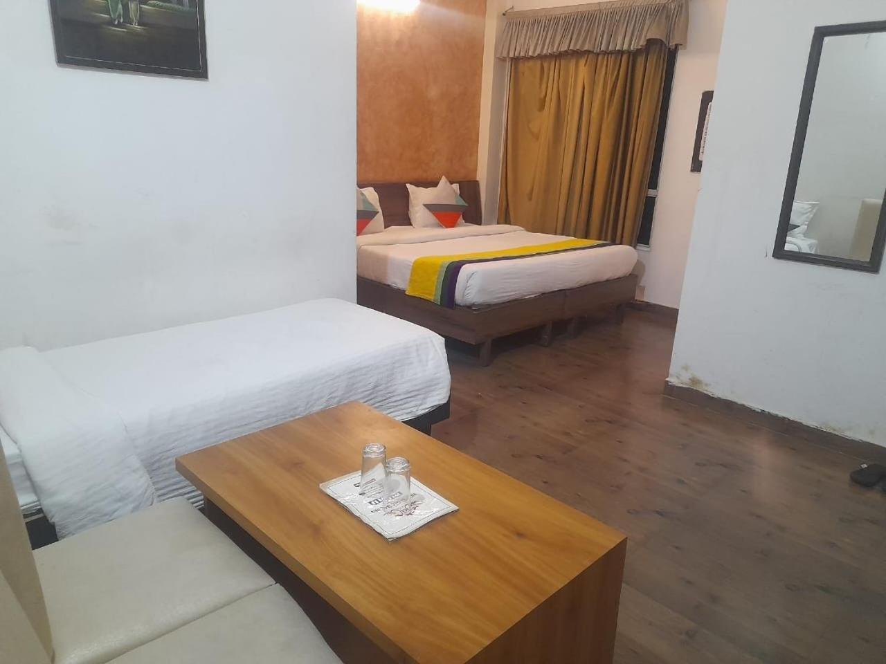 Hotel Global Inn -1 Km From Railway Station - Lift Food And Free Parking Lucknow Kamer foto