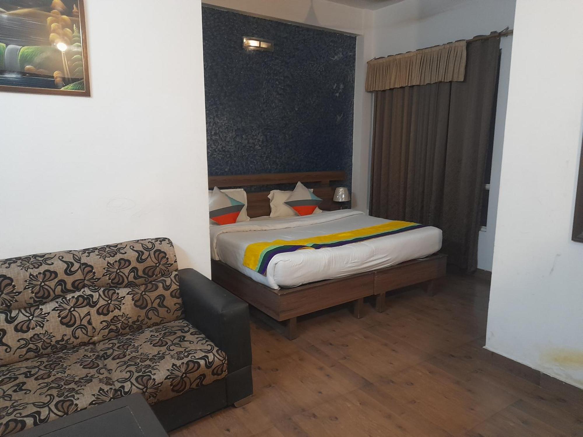 Hotel Global Inn -1 Km From Railway Station - Lift Food And Free Parking Lucknow Buitenkant foto