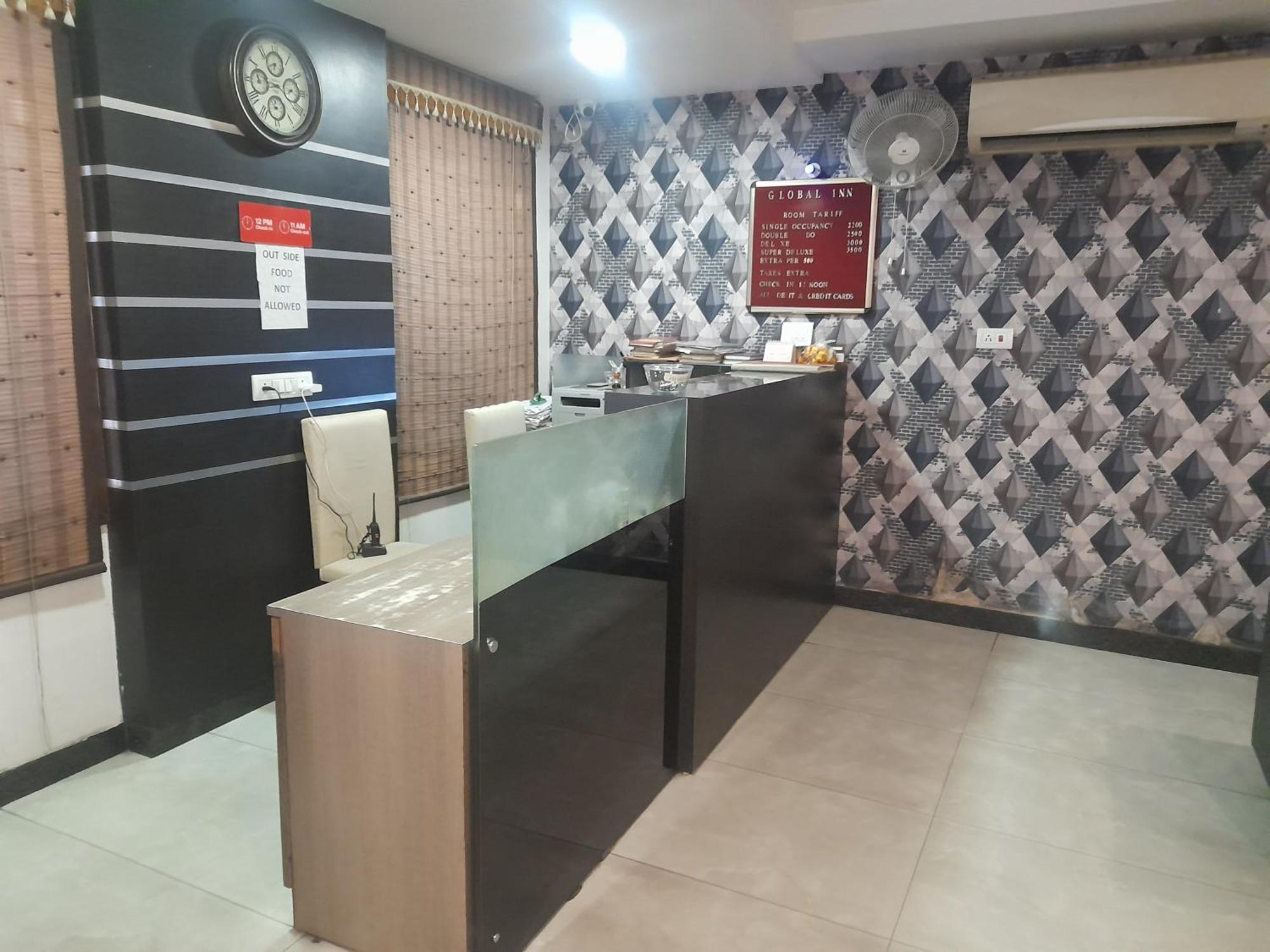 Hotel Global Inn -1 Km From Railway Station - Lift Food And Free Parking Lucknow Buitenkant foto