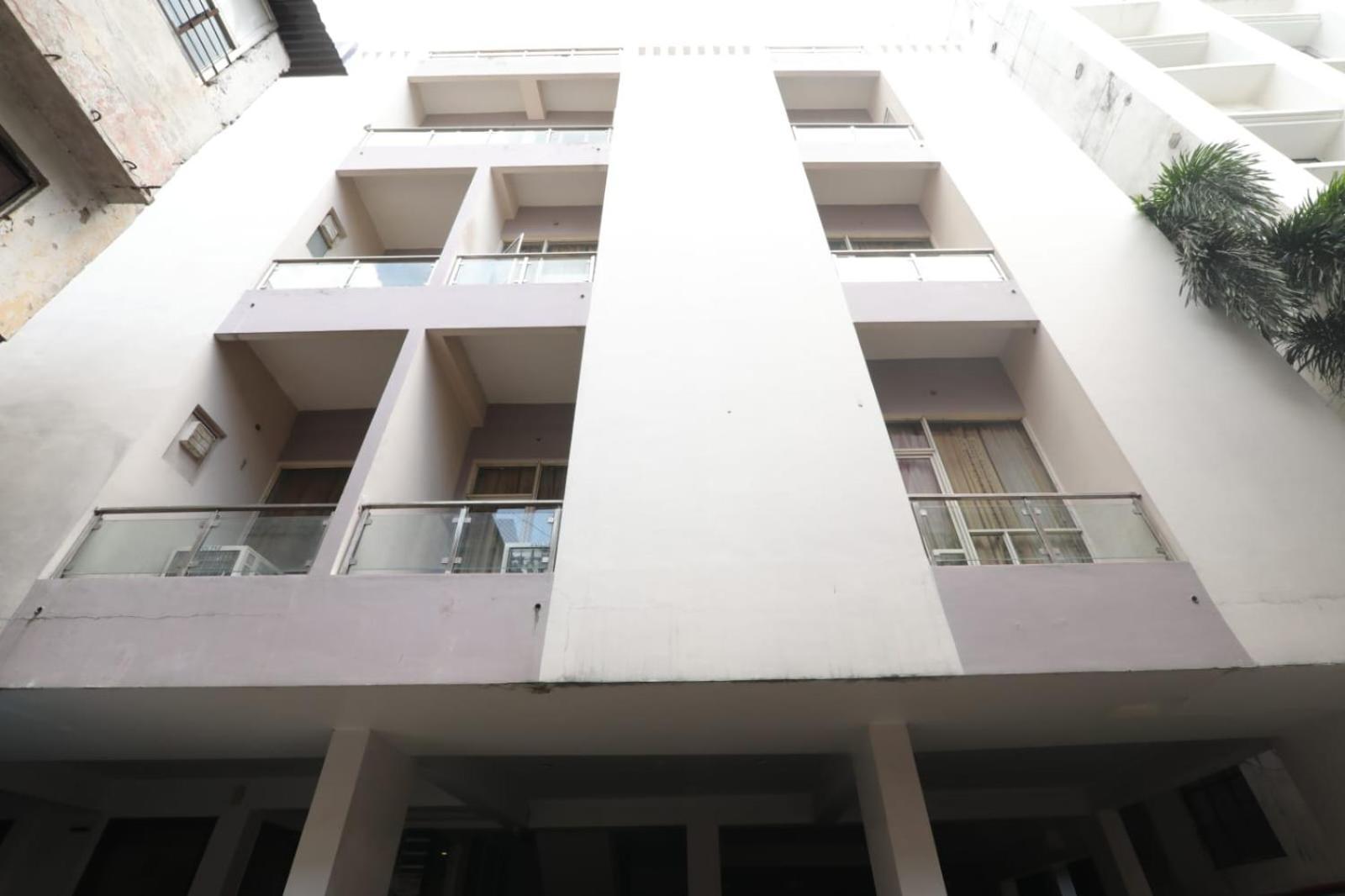 Hotel Global Inn -1 Km From Railway Station - Lift Food And Free Parking Lucknow Buitenkant foto