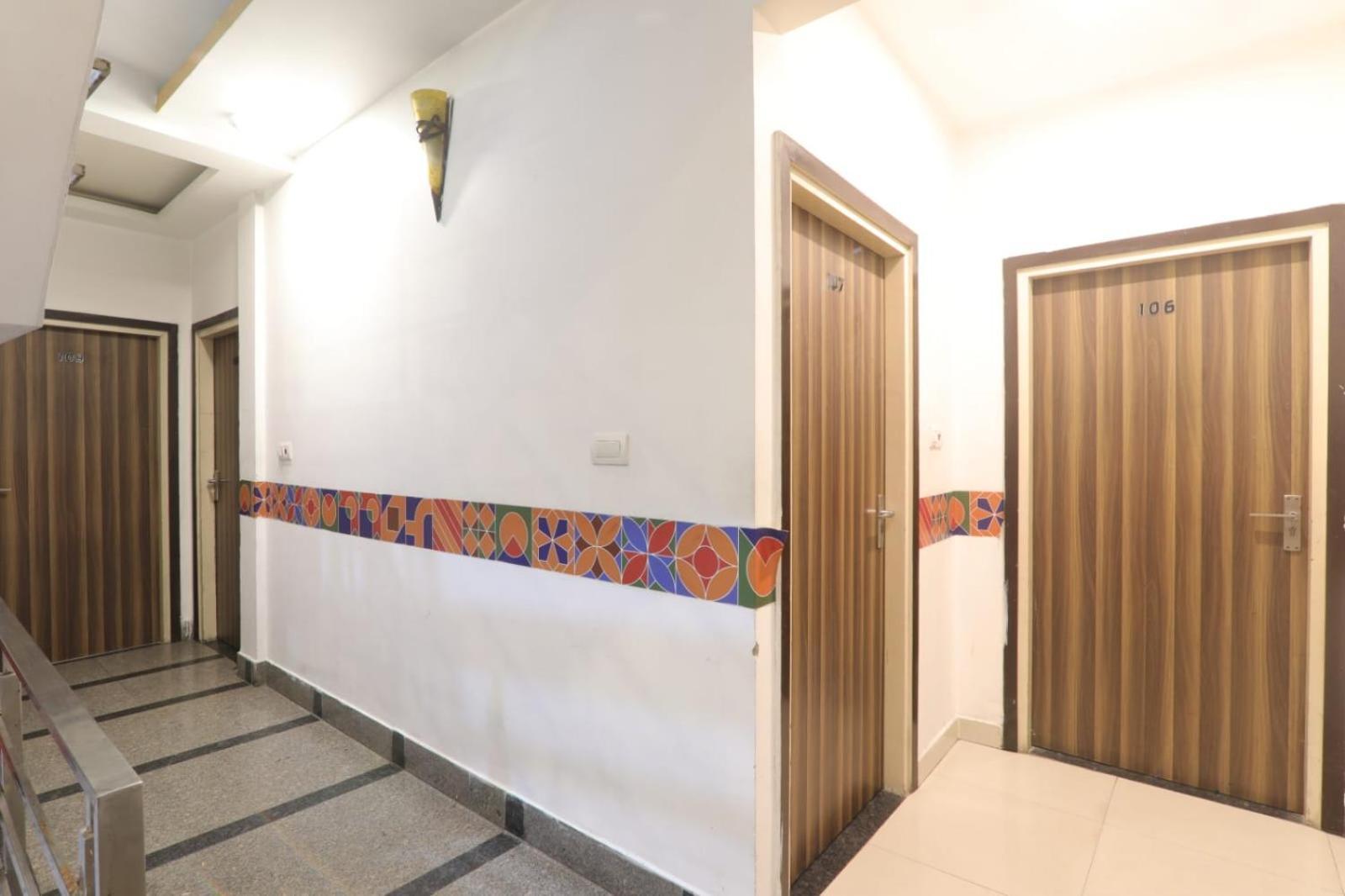 Hotel Global Inn -1 Km From Railway Station - Lift Food And Free Parking Lucknow Buitenkant foto